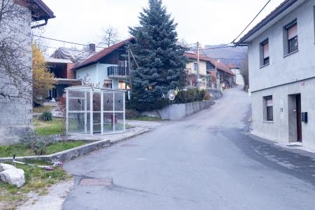 Avtobusna postaja Studeno